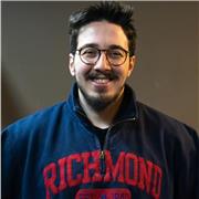 Engagierter Sport- und Fitnesscoach mit fundierter akademischer Ausbildung